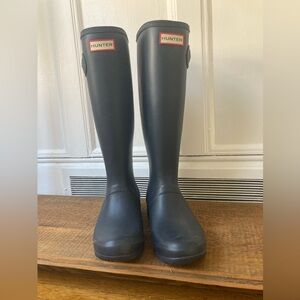 Hunter Boots: Women’s Original Tall in Navy Size 7